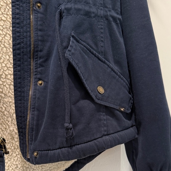 Hollister Navy Jacket with Faux Fur Hood sz S - Picture 3 of 14